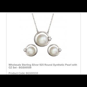 Necklace set whit earrings and pearls